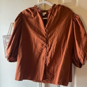 Francesca’s puffy sleeve collar detail shirt